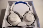 JBL QUANTUM 100P AUDIO WIRED OVER-EAR CONSOLE GAMING HEADSET WHITE/ BLUE