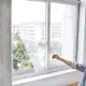 [荷生活] 自黏式簡易紗窗紗網(大號 三入組) DIY可截剪隱形紗窗 附魔術貼