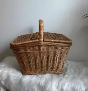 NEW ecofriendly picnic wicker basket with lid rustic easter fruits basket