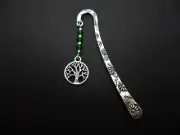 A TIBETAN SILVER GREEN CRYSTAL BEAD & TREE OF LIFE CHARM BOOKMARK. NEW.