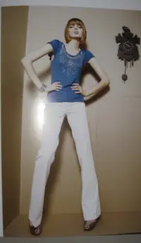 在飛比找蝦皮購物優惠-全新 O’Girl 歐德名店 白色長褲 剪裁設計一等一 尺碼