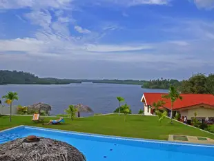 卡拉邦戈湖旅遊度假村Kalla Bongo Lake Resort