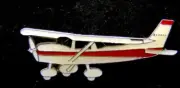 CESSNA 172/182 RED SKYHAWK HAT LAPEL PIN UP PILOT CREW SOLO GIFT Jewelry WING