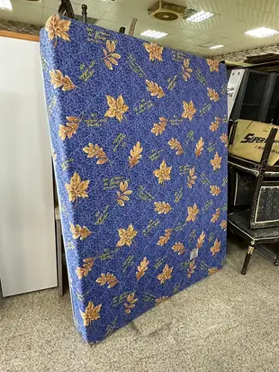 香榭二手家具*藍色花布 標準雙人5x6.2尺 冬夏兩用彈簧床墊-草蓆雙人床-硬式床墊-套房床墊-連結式彈簧-便宜床墊