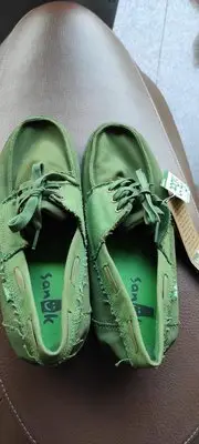 在飛比找Yahoo!奇摩拍賣優惠-全新的未穿Sanuk 綠色 帆布鞋11號