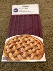 BRAND NEW Wilton Silicone Bakeware 6 Cavity Decorative Pie Crust Mold