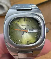 Vintage FOSSIL JR 8067 Retro oval Green mens 41mm DAY DATE Watch stainless steel