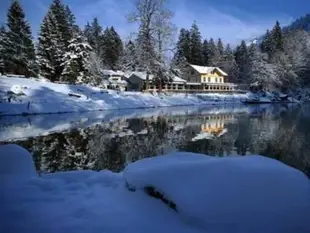 Hotel & Spa Blausee