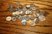 28 VINTAGE 2 HOLE BUTTONS BROWN TAN MIX (15