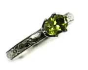 Oval AA Grade Peridot Ring Symmetrical Flower 925 Sterling Silver E-W