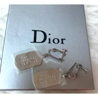 在飛比找蝦皮購物優惠-Dior 銀色軍牌logo 耳環夾式