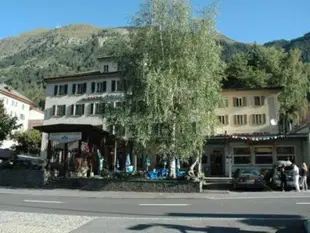 Hotel Des Alpes - Restaurant & Pizzeria