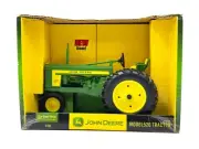 1/16 John Deere Model 520 Tractor With Narrow Front