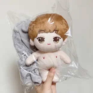 【現貨清倉】20cm EXO 里兜兜 娃娃 玩偶（金俊勉Suho ）