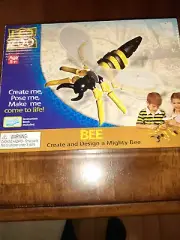 Eco Zoo Bee (Create and Design a Mighty Bee Building Toy)