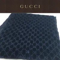 在飛比找蝦皮購物優惠-二手真品 GUCCI 圍巾 經典LOGO 衣487