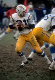 Quarterback John Hadl Of The San Diego Chargers Drops Back 1971 NFL OLD PHOTO 3