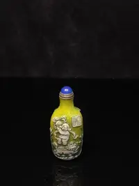 在飛比找Yahoo!奇摩拍賣優惠-琉璃手工雕刻童子鼻煙壺，重57克，14080R