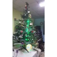 在飛比找蝦皮購物優惠-發光聖誕樹2.1米含LED燈球及飾球如照片二手好康自取價15