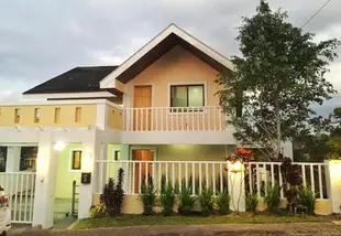 塔雅台城區的2臥室獨棟住宅 - 210平方公尺/2間專用衛浴Tagaytay Staycation with 2 br and 50" HDtv