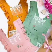 Personalized Name Embroidered Flower Apron, Custom Birthday and Holiday Gift for Grandmother, Mother, Wife, Girlfriend – Mother's Day, Valentine's Day, Christm