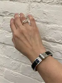 在飛比找Yahoo!奇摩拍賣優惠-Hermès 黑色銀釦 手環