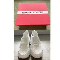 在飛比找蝦皮購物優惠-全新正Roger Vivier女款休閒鞋  尺寸38.5白 