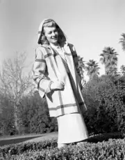 Penny Singleton Poses For A Fashion Shoot Blondie 1 1940S Radio Photo Old Photo