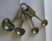 Beehive Pewter Measuring Spoons for Baking and Cooking (set of 4)