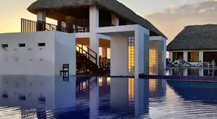 Hotel Maya Jade