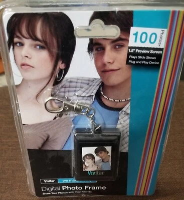 FACTORY SEALED VIVITAR DIGITAL PHOTO FRAME KEY CHAIN BOX W/WEAR