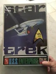 STAR TREK AMT ROUND 2 ENTERPRISE MODEL KIT