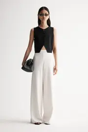 Hester Cropped Knit Vest Black Size 10 | Elka Collective