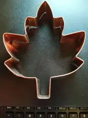 NEW Wilton fall thanksgiving maple leaf ~ 5" Cookie Cutter copper