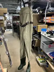 SNOWBEE LIGHT WEIGHT NYLON/ PVC FULL LENGTH WAIDERS SIZE 12