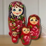 Set of 5 Russian /Estonian Nesting Dolls Babushka Matryoshka Hand Painted Wooden
