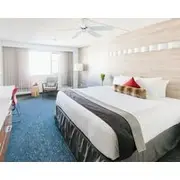 Elk + Avenue Hotel