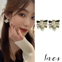 在飛比找momo購物網優惠-【INES】韓國設計S925銀針氣質浪漫山茶花朵造型耳環(S