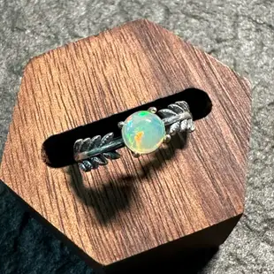 Opal 晶質歐泊純銀戒指(2401R369) 蛋白石 蛋白石戒指 歐泊 歐泊戒指 純銀戒指