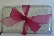KIRKS FOLLY ZIPPERED WALLET I SILVER TONE