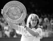 Steffi Graf West Germany Celebrates With The Venus Rosewater Dish 1988 Photo 2