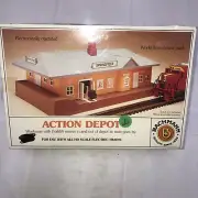 Bachmann Action Depot Work man with Forklift