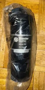 Blender Bottle Shaker Pro Series 28 oz Bottle in Black (NEW)