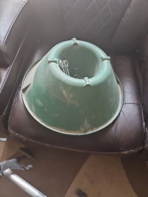 Heavy Duty Christmas Tree Stand Up To 7.5 ft Tall