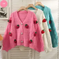 在飛比找蝦皮購物優惠--EVE-伊芙✨韓版單排扣針織衫女 日韓甜美風立體草莓寬鬆顯