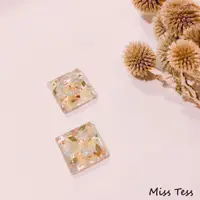 在飛比找蝦皮購物優惠-【Miss Tess 手作】一隅有花 •樹脂耳環   不繡鋼