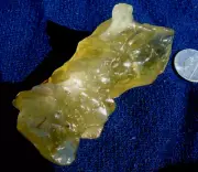 Libyan Desert Glass Meteorite Tektite impact specimen( 550 crt)Dimple Super Gem