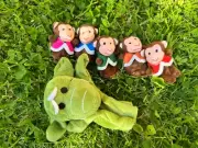 6 Five Little Monkeys Swing in a Tree Finger Hand Puppets Rhyme Song Crocodile