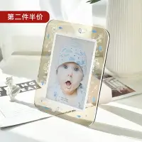 在飛比找樂天市場購物網優惠-兒童可愛7寸水晶相框擺臺寶寶照片透明卡通像框架樹脂玻璃磁吸