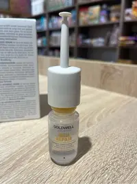 在飛比找Yahoo!奇摩拍賣優惠-珍珍雜貨舖 GOLDWEll歌薇 水感重建劑18ml